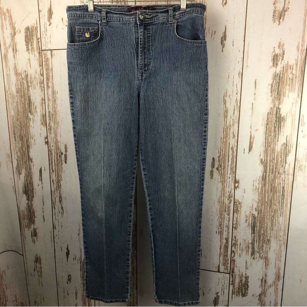 Gloria Vanderbilt Jeans, Size 14. In good used condition!